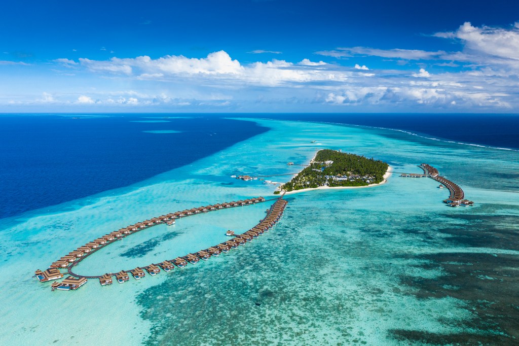 Pullmans_Maldives_Drone
