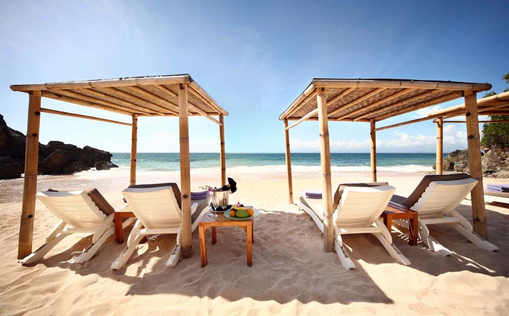 Kubu Beach cabanas at AYANA Resort & Spa, one of the best things to do to make your Bali escape unforgettable