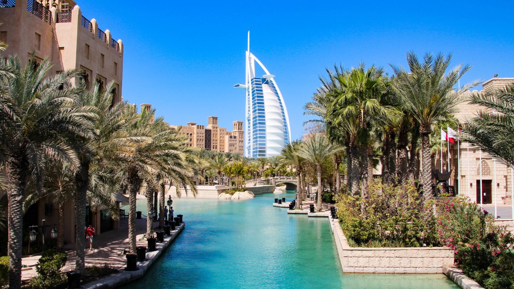 Burj Al Arab Jumeirah, one of Dubai's most glamorous resorts - Luxury Escapes