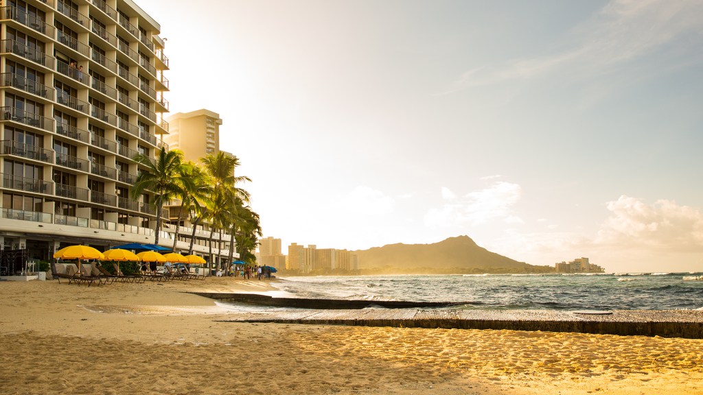 Best Honeymoon Resorts in Hawaii for Tropical Dreamers