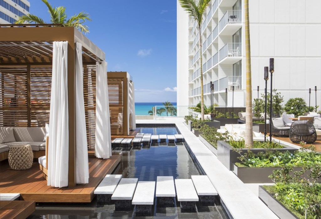 'Alohilani Resort Waikiki Beach - LE design file
Hawaii Sunset