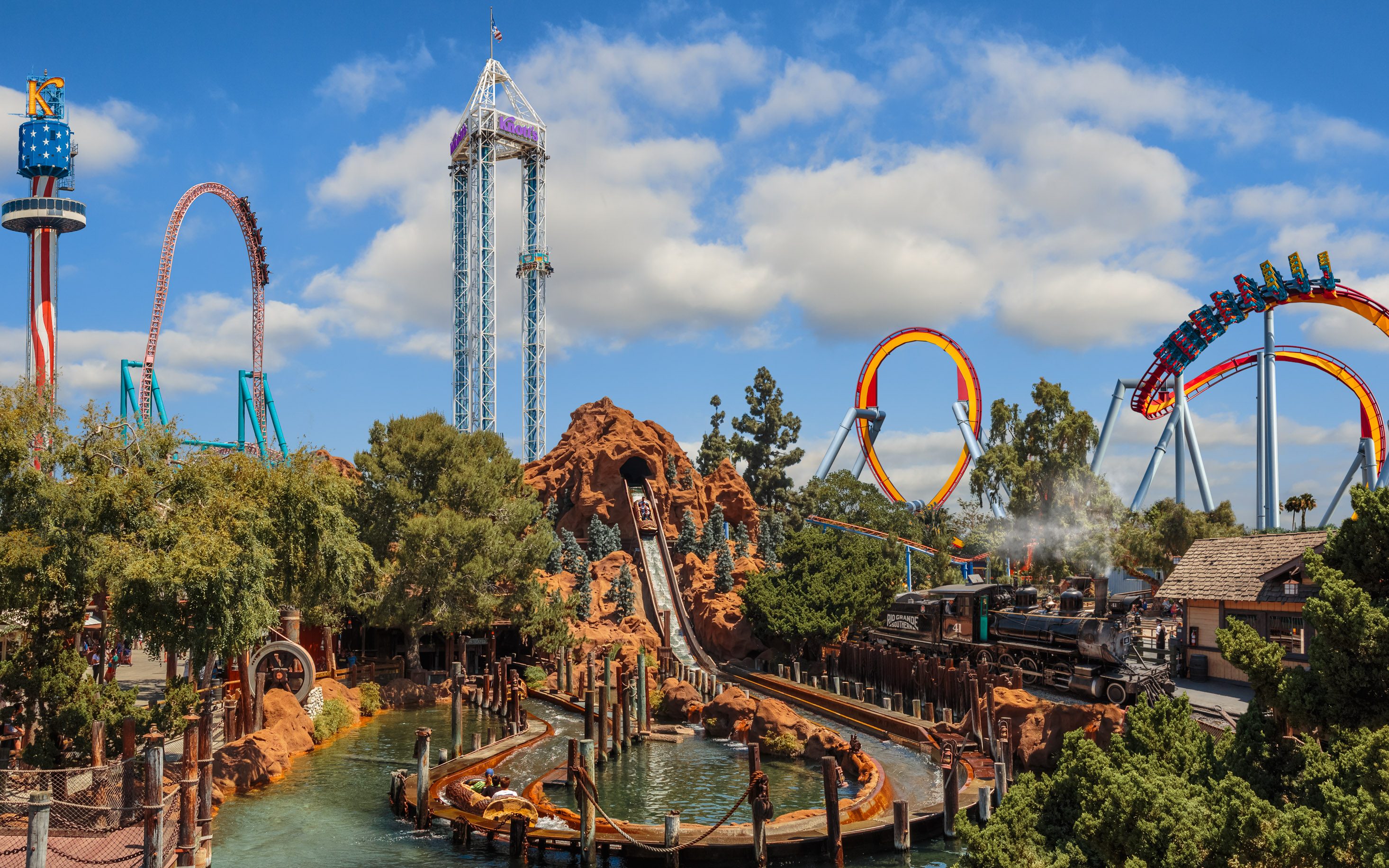 Knott's Berry Farm is Anaheim's oldest amusement park and is a must-visit while in SoCal – Luxury Escapes